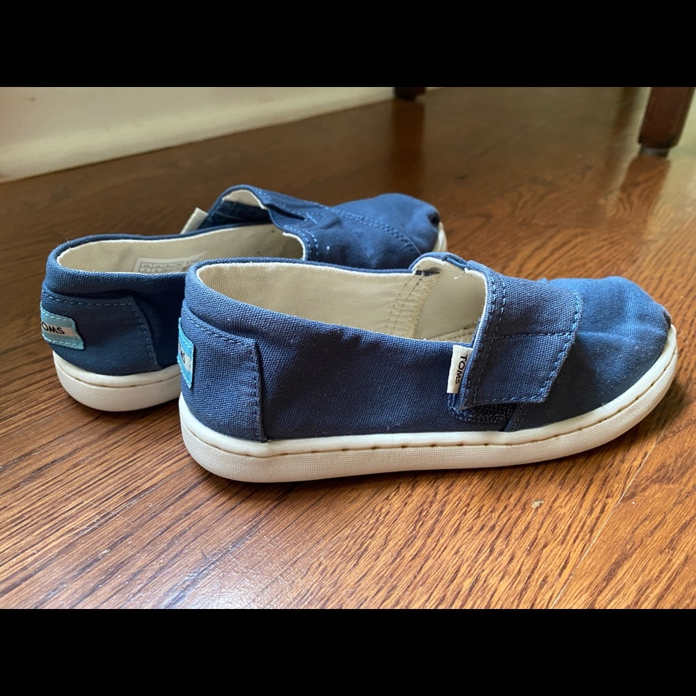 Kids Toms shoes! Unisex